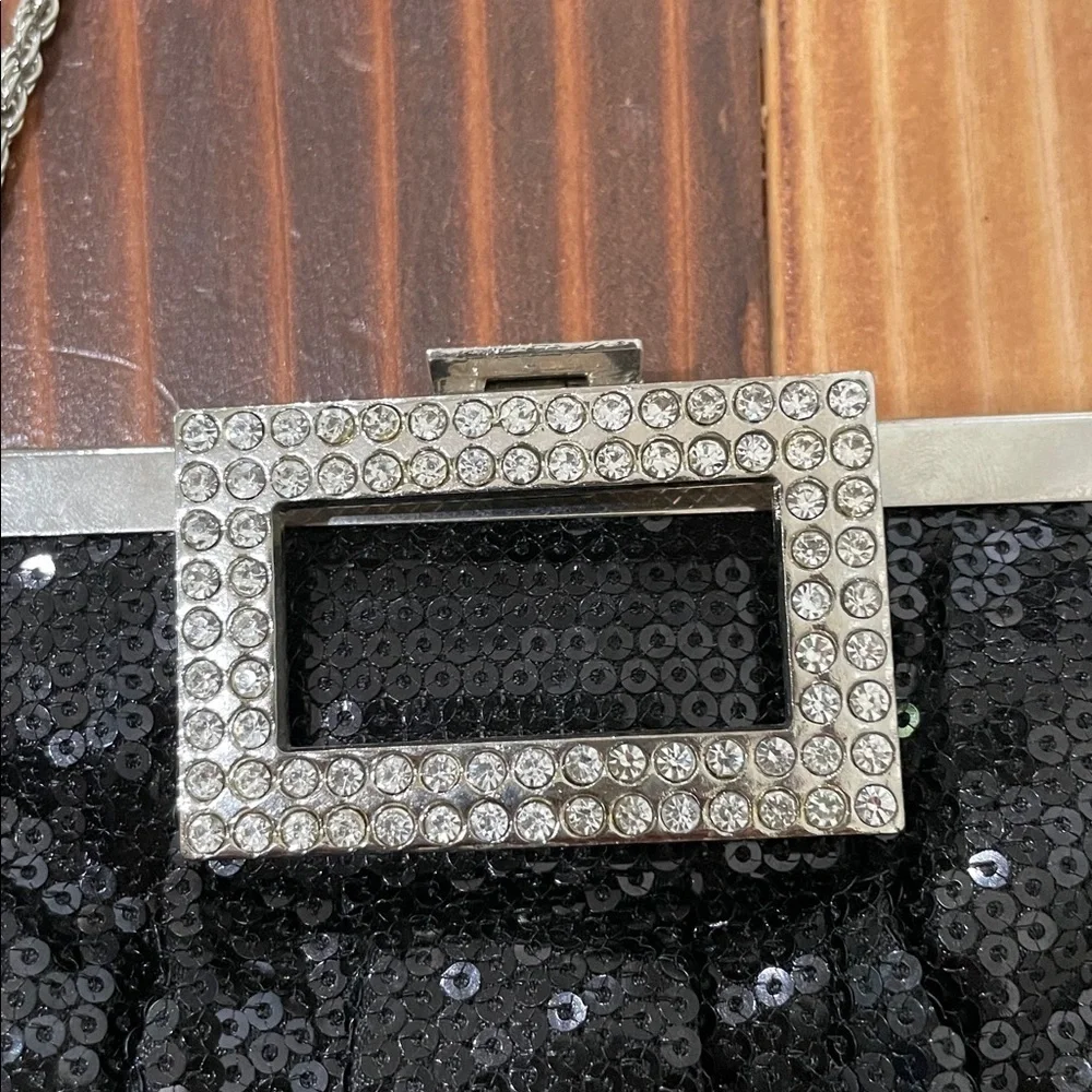La Regale elegant black